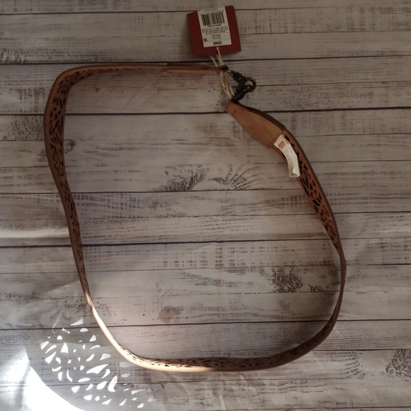 3/$20 Mossimo brown faux leather accent belt D22 - Picture 3 of 5